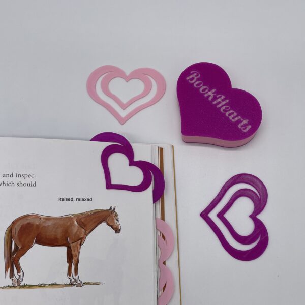 Gift-ready feminine 3D-printed bookmark, ideal for birthdays and holidays