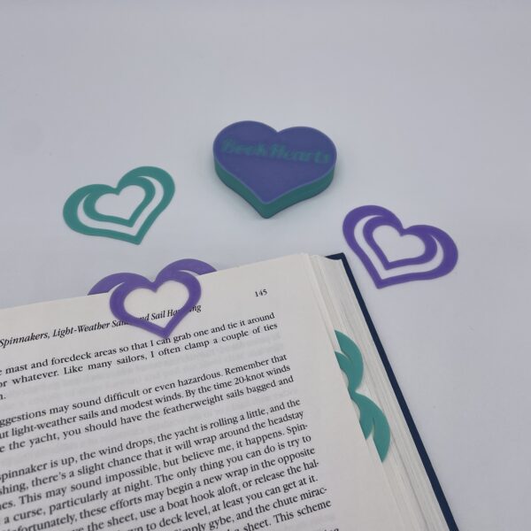 BookHeart bookmark in a soft colors, ideal for thriller readers